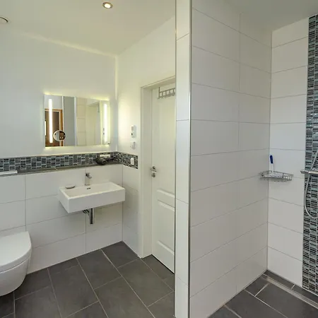 Villa Reethus Am Strand - Haushaelfte 2 Mit Kamin, Sauna