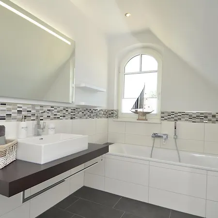 Reethus Am Strand - Haushaelfte 2 Mit Kamin, Sauna Villa