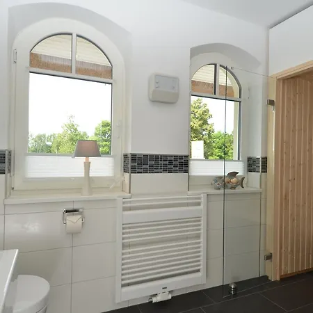 Villa Reethus Am Strand - Haushaelfte 2 Mit Kamin, Sauna *